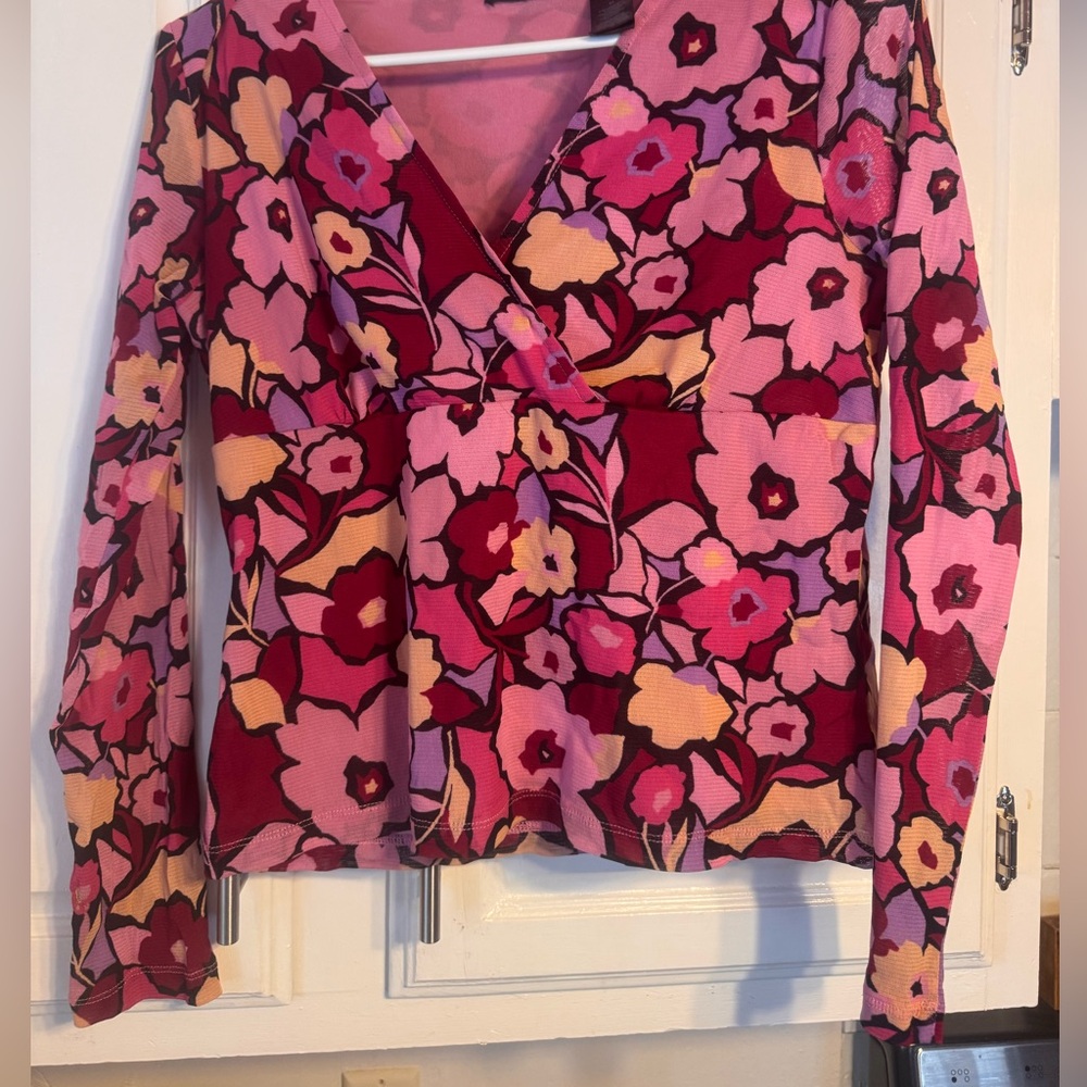 Floral V-Neck Long Sleeve Top
